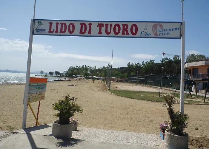 Oscar Tuoro sul Trasimeno